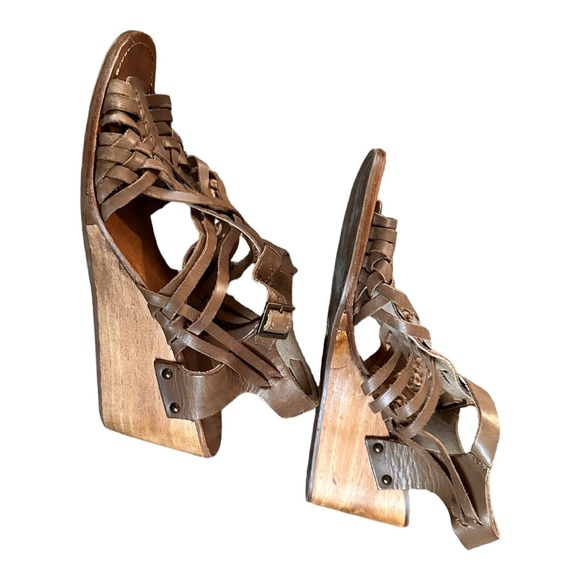 Cathy Jean wood wedges - Picture 2 of 4